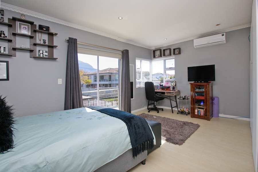 5 Bedroom Property for Sale in Claremont Western Cape